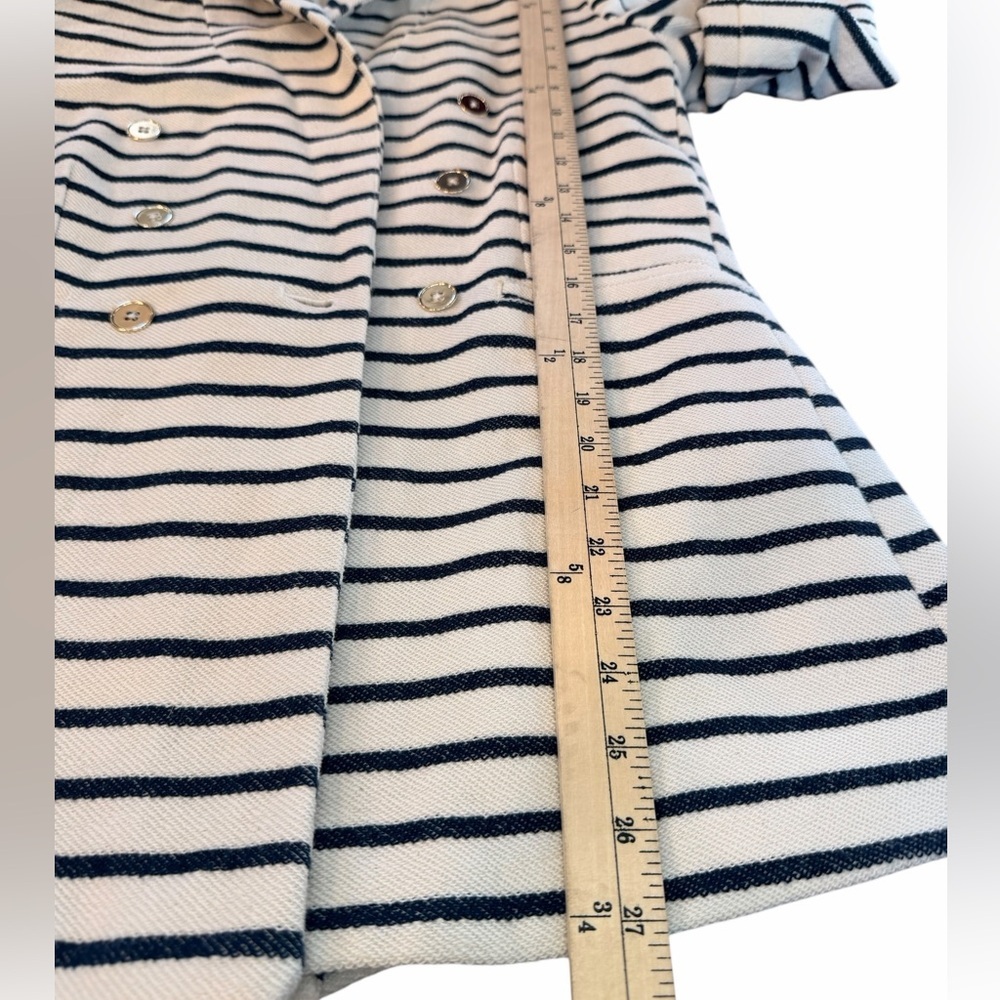 Joie Striped Blazer and White Pants Outfit - Picture 12 of 16